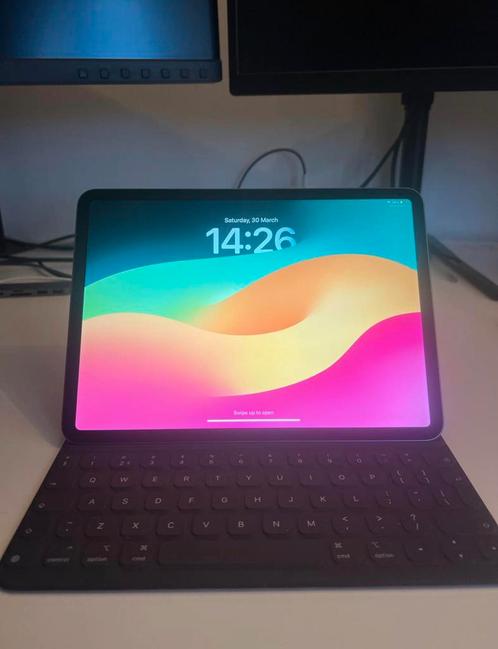 Apple ipad pro  2018  11inch  64gb  smart folio keyboard