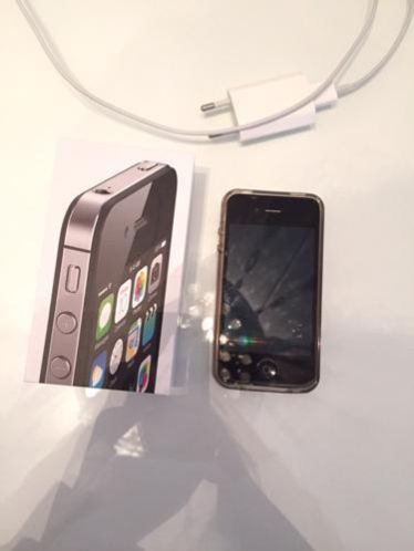 Apple iPhone 4s (met nog 1 jaar garantie)