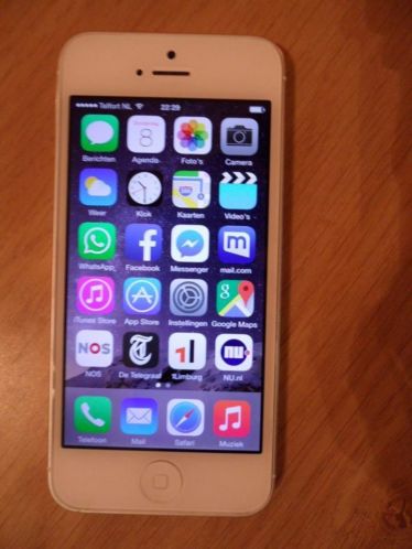 Apple iPhone 5 16 GB WhiteSilver