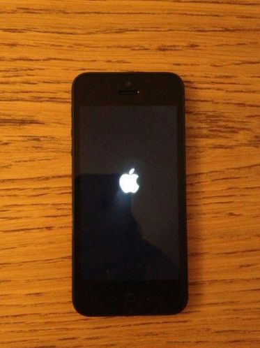 Apple iPhone 5 16gb zwart in doos Zgan