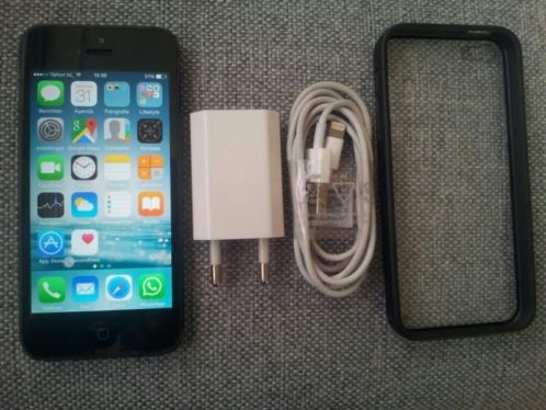 Apple iPhone 5 16GB Zwart   Oplader en Hoesje