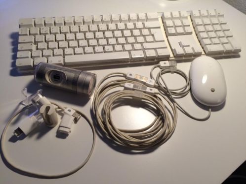 Apple iSight, Keyboard, Mighty Mouse