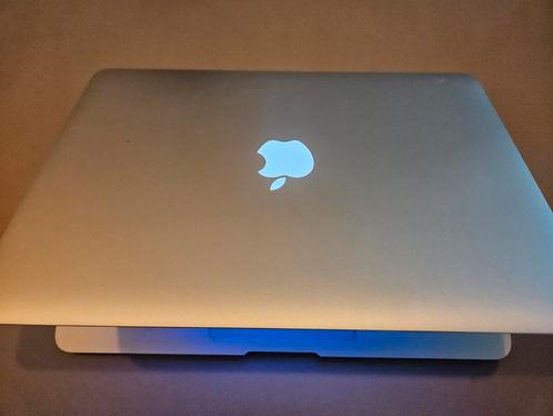 Apple mac book air 13 inch 2018