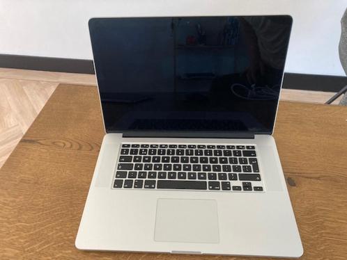 Apple Mac book pro 15x27x27