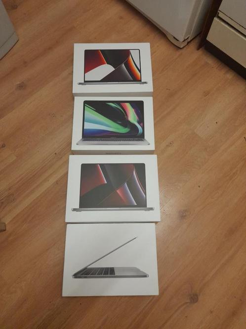 APPLE MAC BOOKS - DOZEN