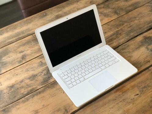 Apple MacBook 13034 (Mid 2010) - 250GB SSD