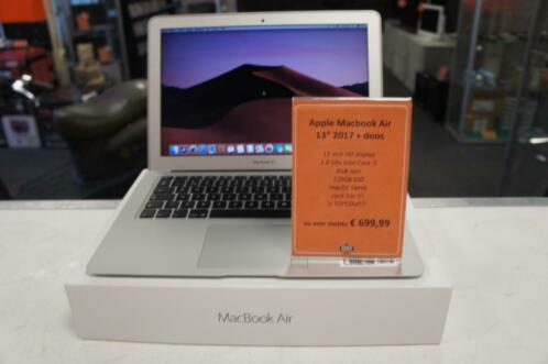 Apple Macbook Air 13 2017 in NIEUWSTAAT in doos 12 cycli