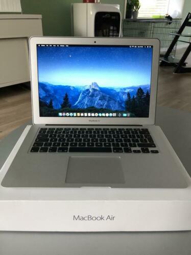 Apple Macbook Air 13 inch  128GB SSD Laptop