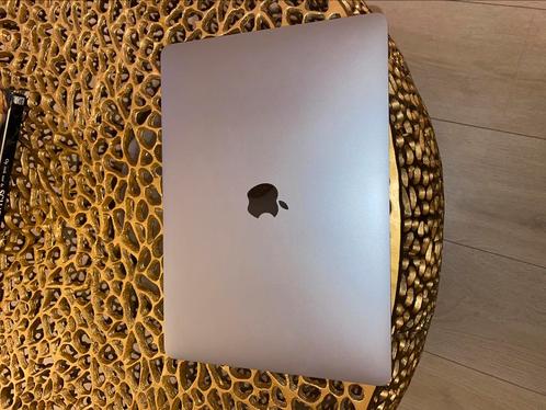 Apple MacBook Air 13 inch 2020 in nette staat