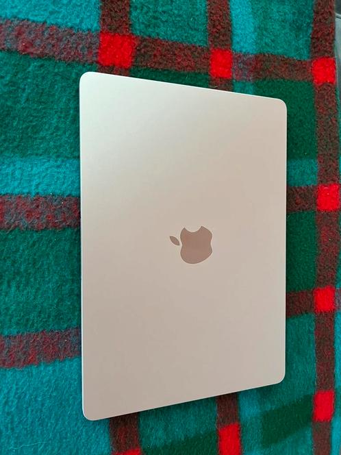 Apple MacBook Air 13 inch M2 chip