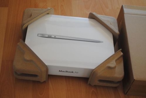Apple MacBook Air 13 Inch Nieuw Gesealed 