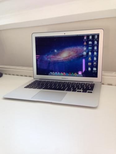 Apple MacBook Air 13034 1.7Ghz DC i5 (2012)