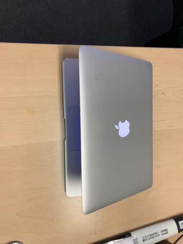 Apple Macbook AIR 2015 130341.6GHZ i5 4GB 1600MhZ TOPSTAAT