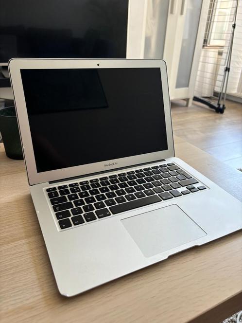 Apple macbook air 2017 13 inch 256GB