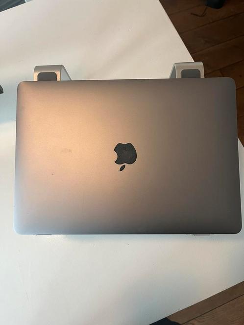 Apple MacBook Air 2019 8GB RAM, no charger or box