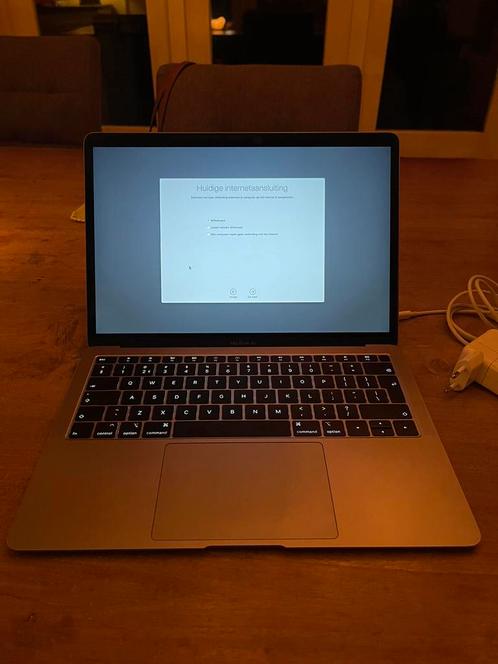 Apple MacBook Air 2019  Space Gray  TouchID