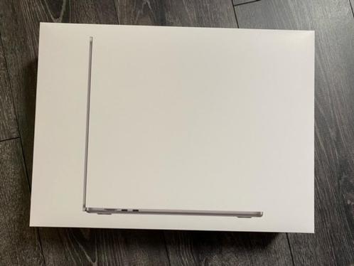 Apple Macbook Air 2023 (GESEALED) - 15 Inch - M2 - 512GB