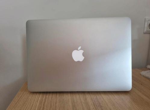 Apple  Macbook Air  Early 2015  13 inch  8GB