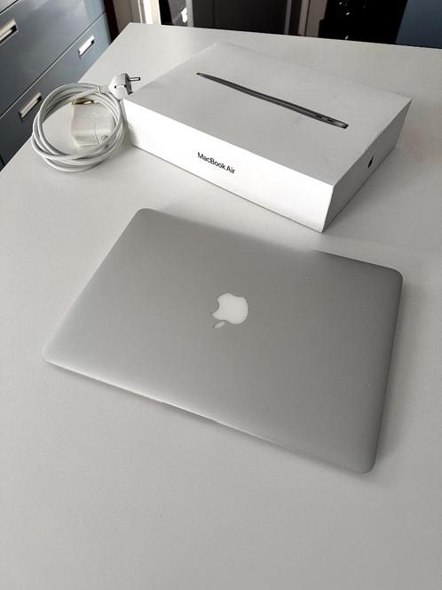 Apple Macbook Air  Intel i7  4GB RAM  128GB SSD  2015