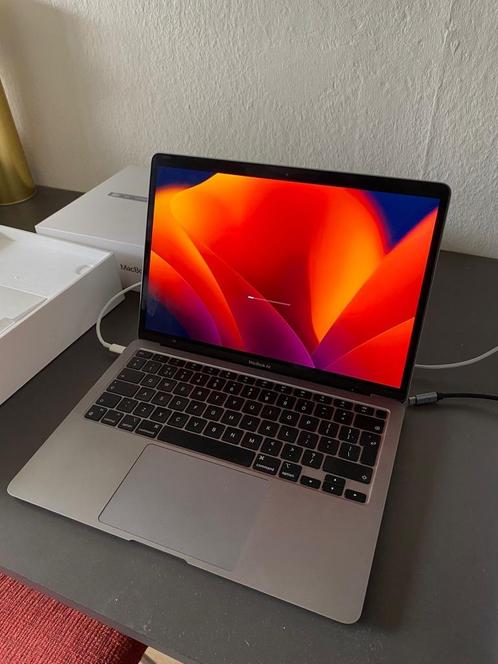 Apple Macbook Air M1 Chip uit 2020, 8gb ram