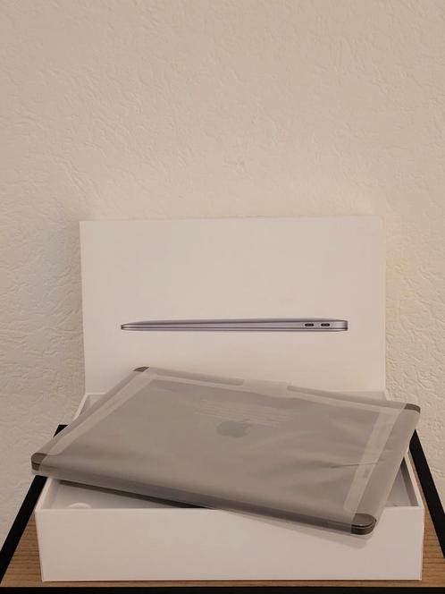 Apple MacBook Air Retina 13.3 inch 256GB SSD  8GB Core i5