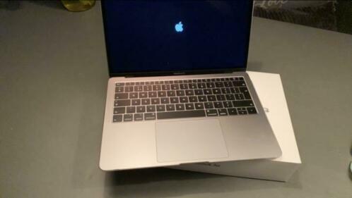 Apple MacBook Air space grey 13 inch retinascherm 2019