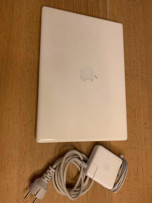 Apple Macbook oud model met lader