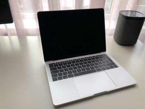 Apple MacBook Pro 13 2017 128GB incl. Doos amp 61 Watt oplader