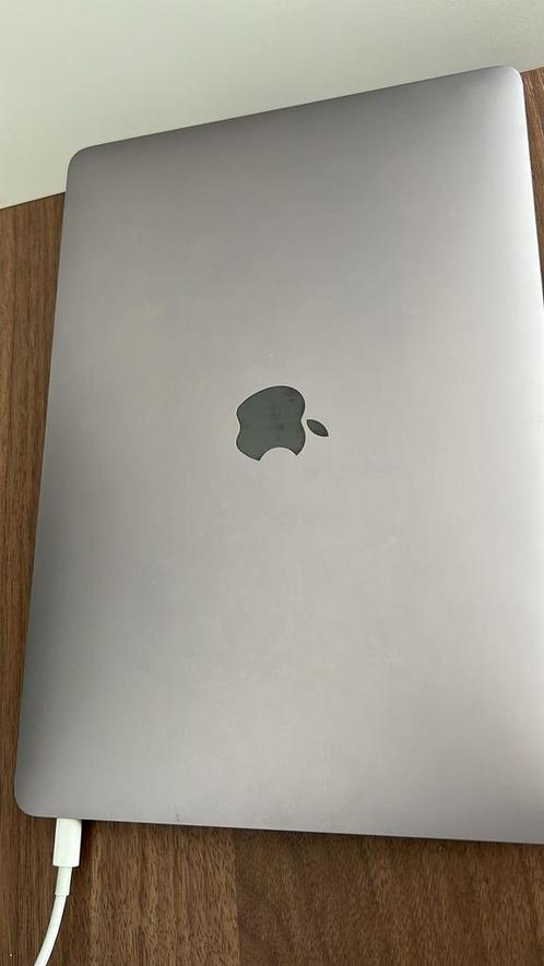 Apple Macbook Pro 13 inch (2017)