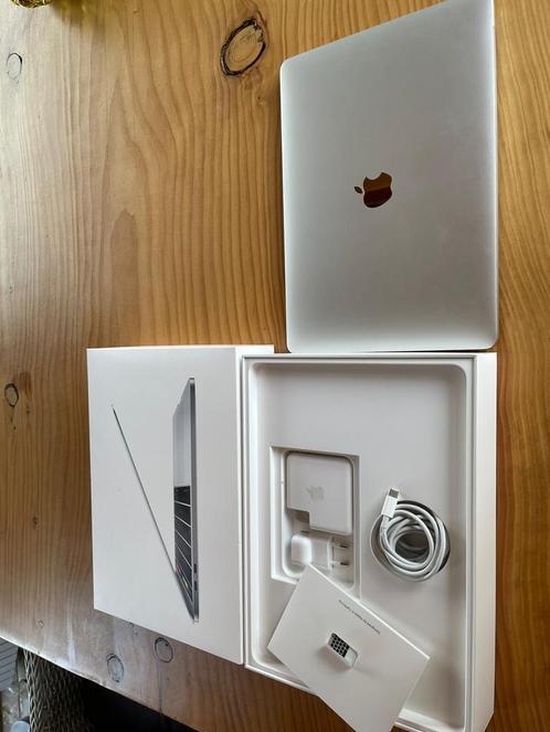 Apple MacBook Pro 13-inch, 2019, 128GB met Touchbar.