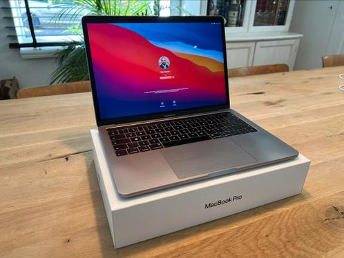 Apple MacBook Pro 13 inch 2019  8GB  128GB