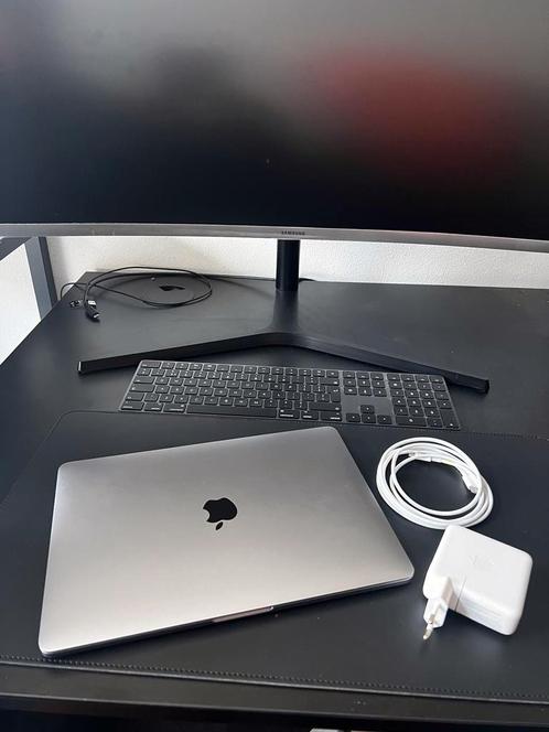 Apple MacBook Pro 13 inch 2.3 GHz Dual-Core Intel Core i5