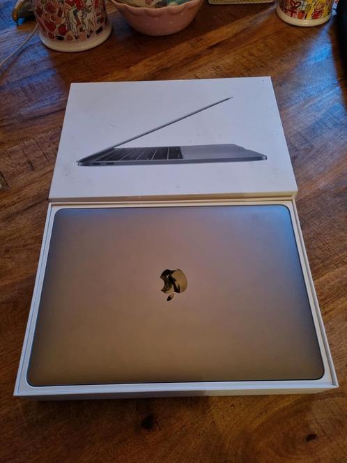 Apple macbook pro 13 inch space gray, 8gb, 256 ssd