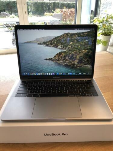 Apple Macbook Pro 13 inch Touchbar  7 cycli  Nette laptop