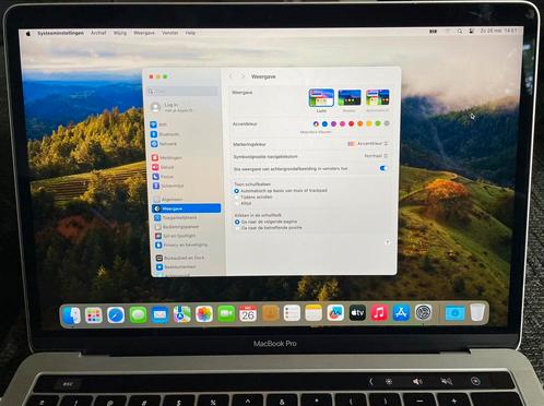 Apple MacBook Pro 13 inch touchbar Retina bijna 2019