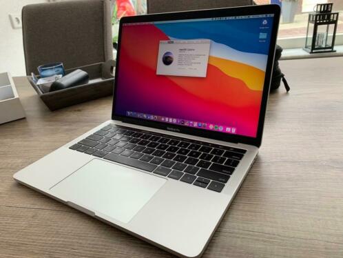 Apple MacBook Pro (13039, 2018, 8GB, 256GB SSD, Touchbar)