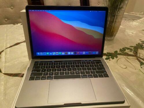 Apple Macbook Pro 13039 scherm 2018 model.