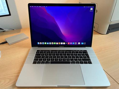 Apple MacBook Pro 15 2018 32GB1 TB SSD i7  Touch Bar