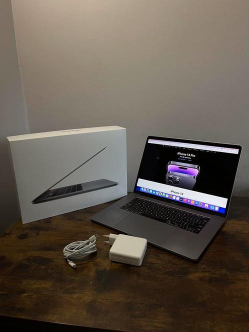Apple MacBook Pro 15  2019  8-core i9  560X 4GB