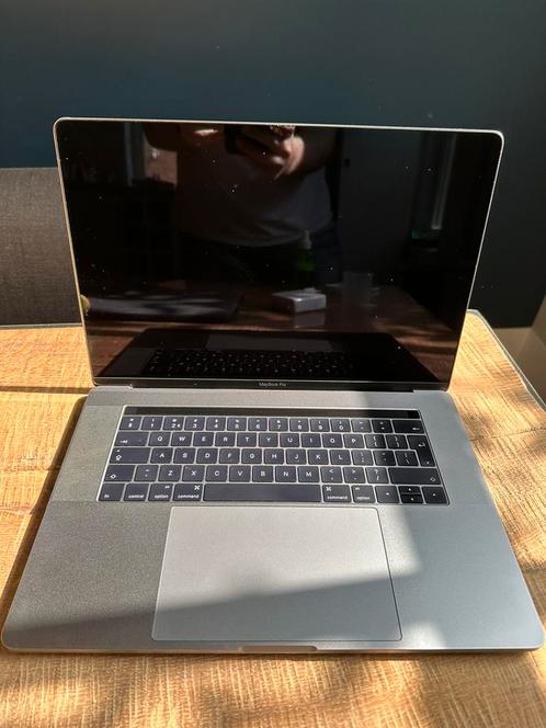 Apple MacBook Pro 15-inch (Intel Core i7)