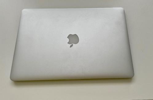 Apple MacBook Pro 15 inch Retina (2,2GHz i7  16GB  512GB)