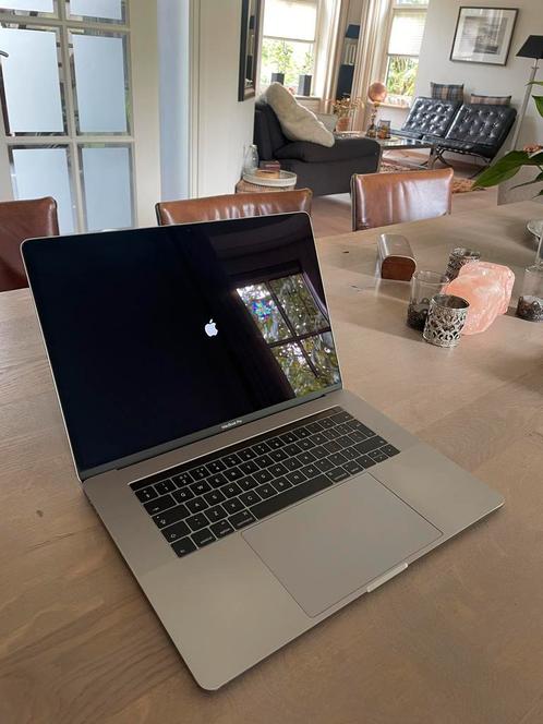 Apple MacBook Pro 15 Touch Bar