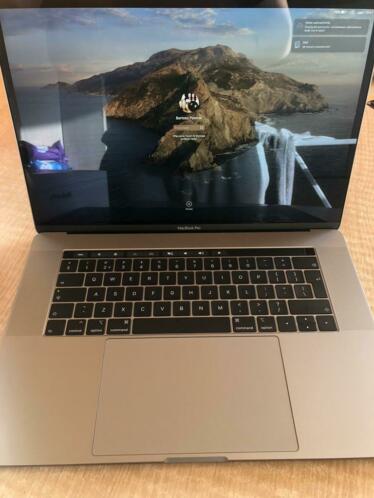 Apple MacBook Pro 15 Touch Bar(2019)16GB1TB 2,6GHz