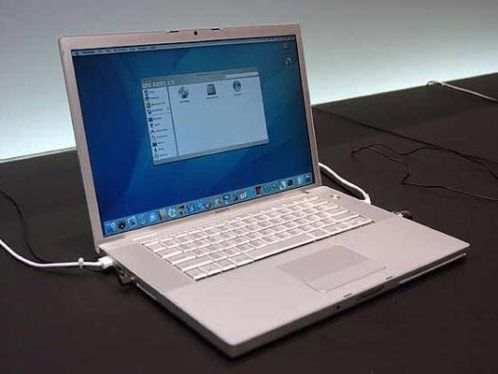 Apple MacBook pro 15034. 1 TB. 4bg. i7 2.3 GHz .1024 ram vid