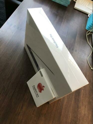 Apple MacBook Pro 15034 2,2Ghz i7 16Gb 256Gb SSD Apple Care