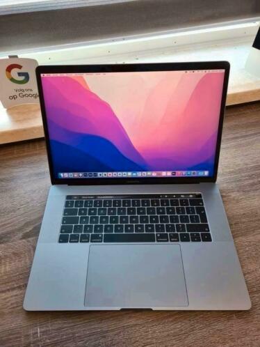 Apple macbook pro 15.4  inch retina i9 32GB 500GB SSD 2020