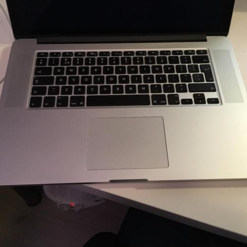 Apple MacBook Pro 15,4034 Retina (2014) 2,2GHz 256GB