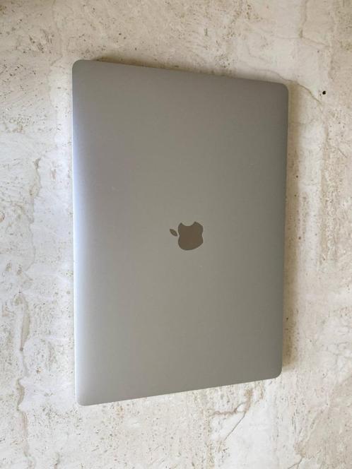 Apple Macbook Pro 15quot  Zilver (2018)