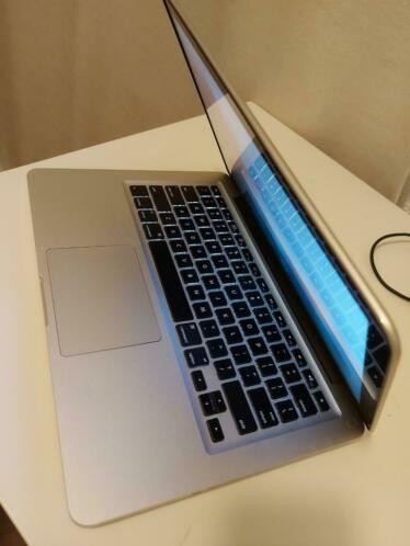 Apple macbook pro 2011 model