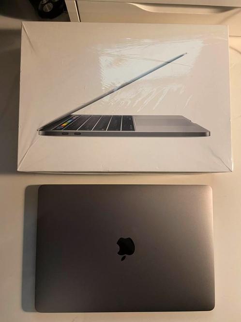Apple MacBook Pro 2016 13 Space Grey with Touch Bar
